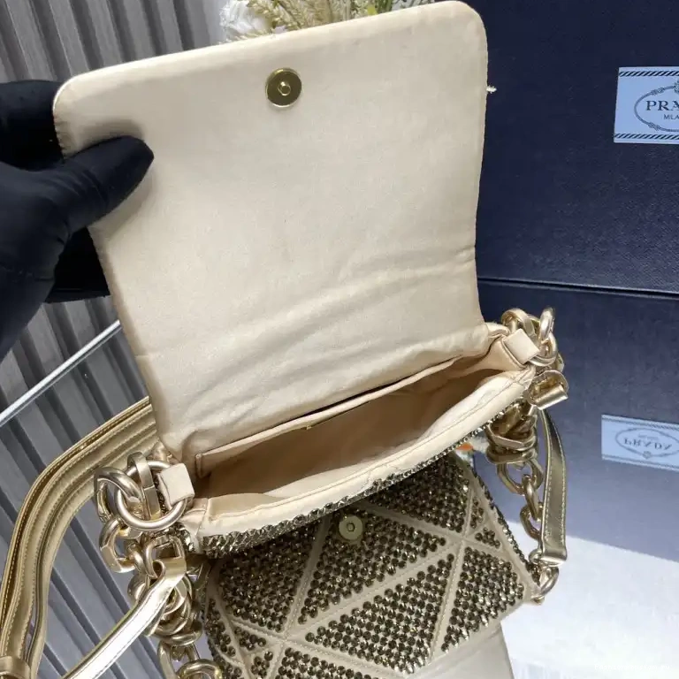 Fashionrepsfam ru 2406YA0087 Bags Prada 0624